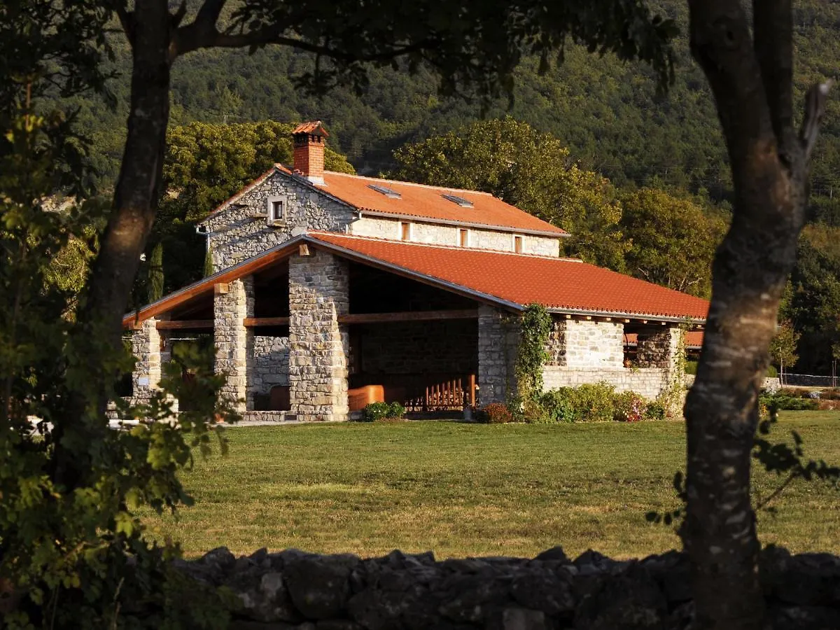 Picturesque Mansion In Ko Ljak Plomin Holiday home